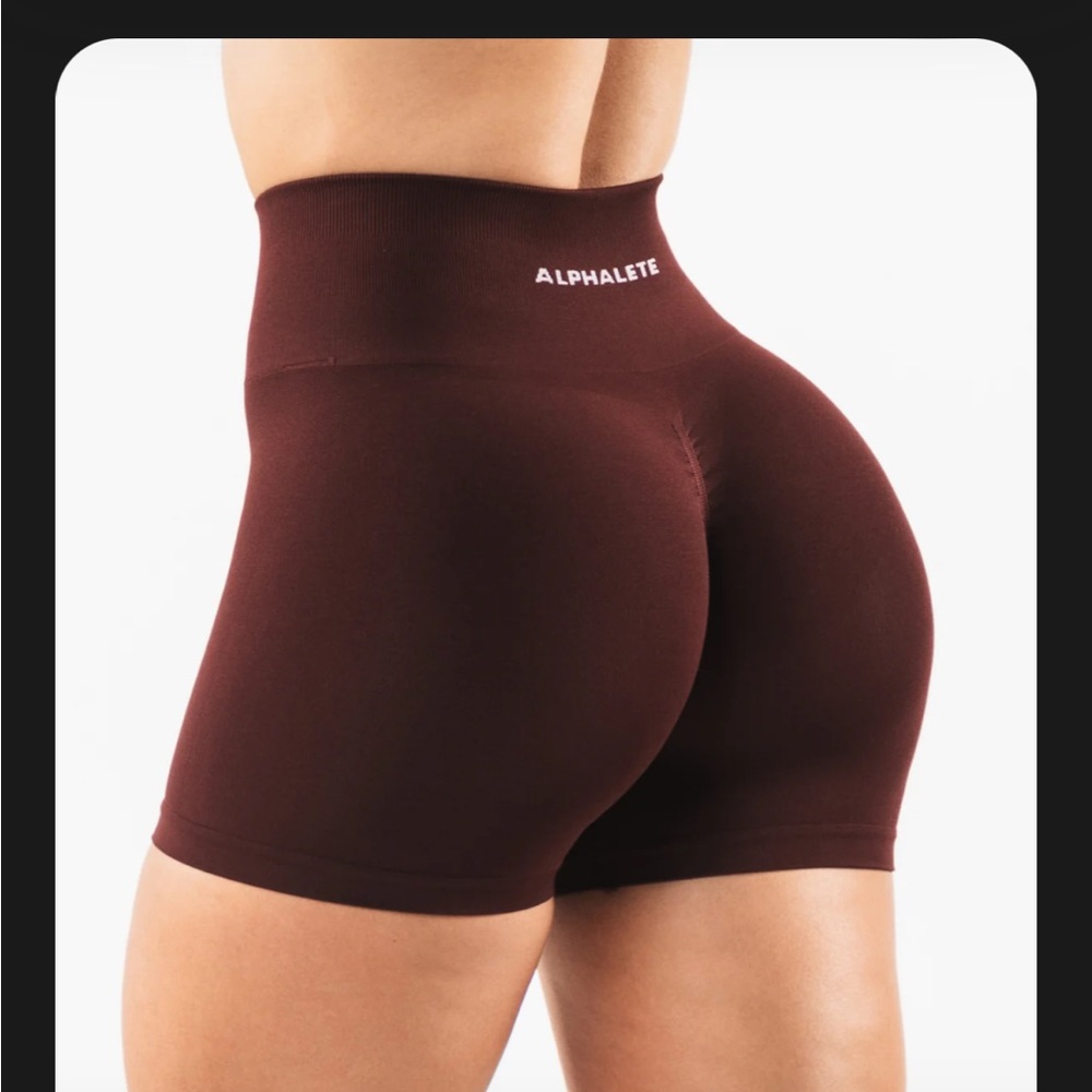 Alphalete Amplify Shorts Sangria